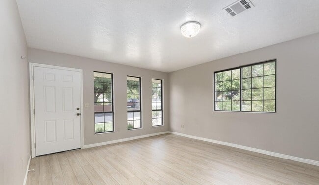 Building Photo - 55 W 400 S