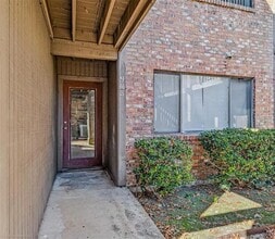 Building Photo - 925 Signal Ridge Pl