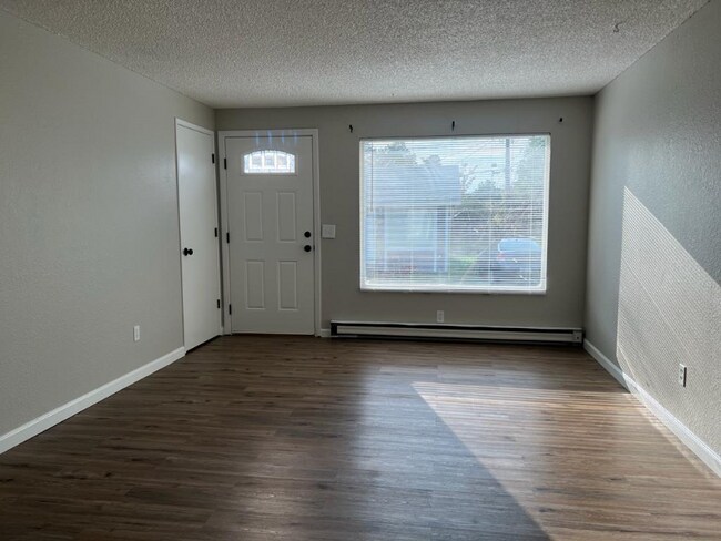 Foto del edificio - 1126 Benham Ct