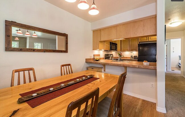 Foto del edificio - 1065 Laramie Blvd