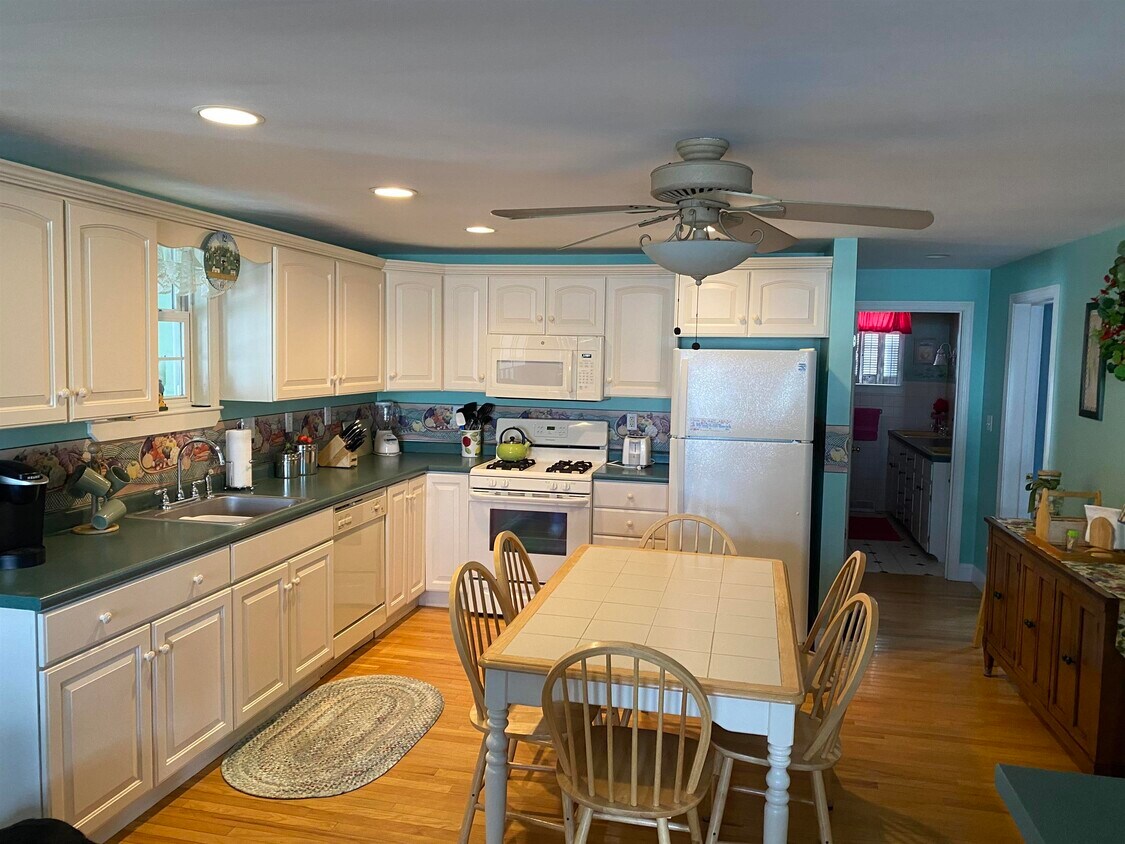 96 Concord St, Seabrook, NH 03874 Townhome Rentals in Seabrook NH