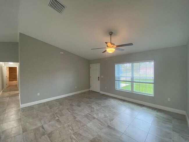 Foto del edificio - Desirable SW Ocala Neighborhood 4/2/2 *WON'T LAST*