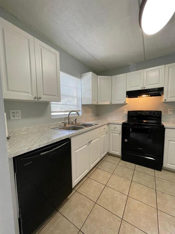 Building Photo - 2835 Somerset Park Dr