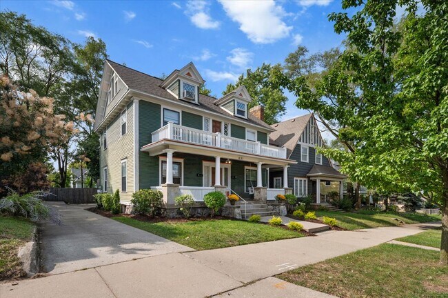Foto del edificio - 631 Paris Ave SE