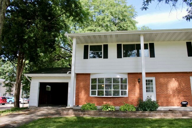 Building Photo - 4522 Golf Dr
