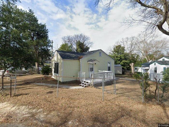 Primary Photo - 2829 English Ave