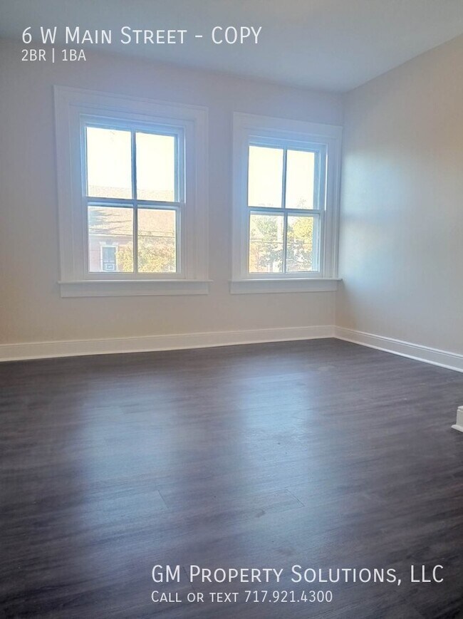 Building Photo - Renovated  2 Bed 1 Bath Townhome  For Rent!