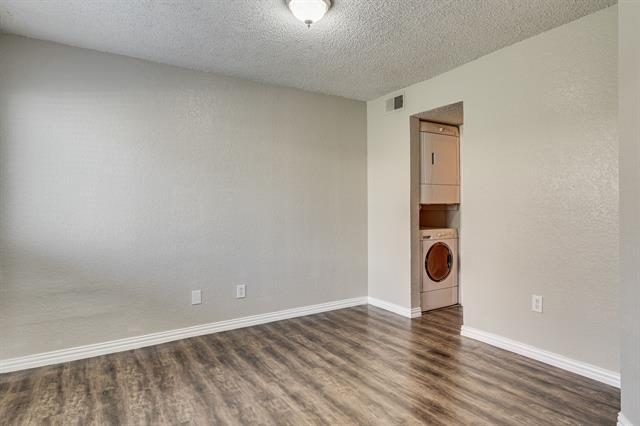 Building Photo - 2309 Balsam Dr