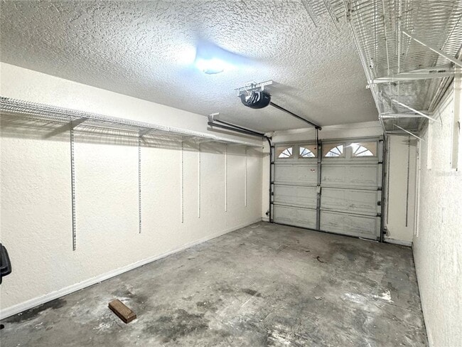 Building Photo - 2800 Countryside Blvd