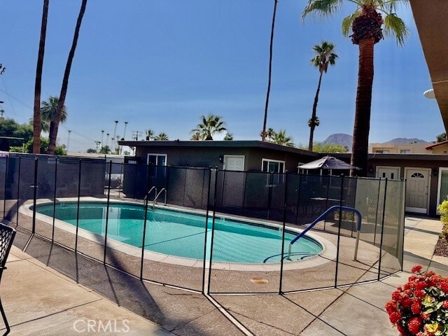 Foto del edificio - 45421 Sunset Ln