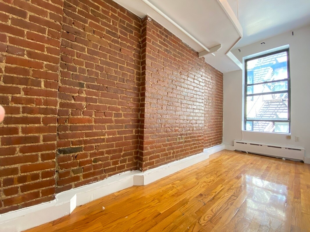 Foto principal - 1372 York Ave