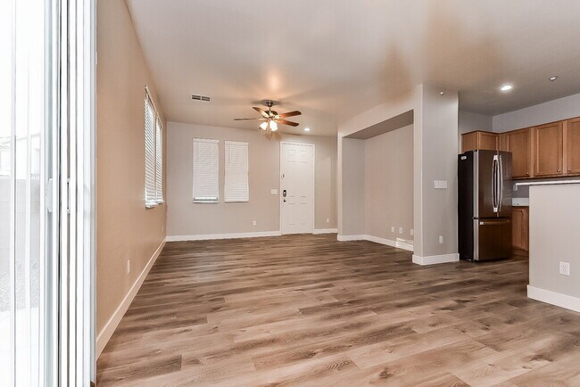 Foto del edificio - 10721 Mystic Shore Ave