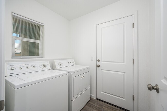Foto del edificio - 2389 Cottonwood Dr