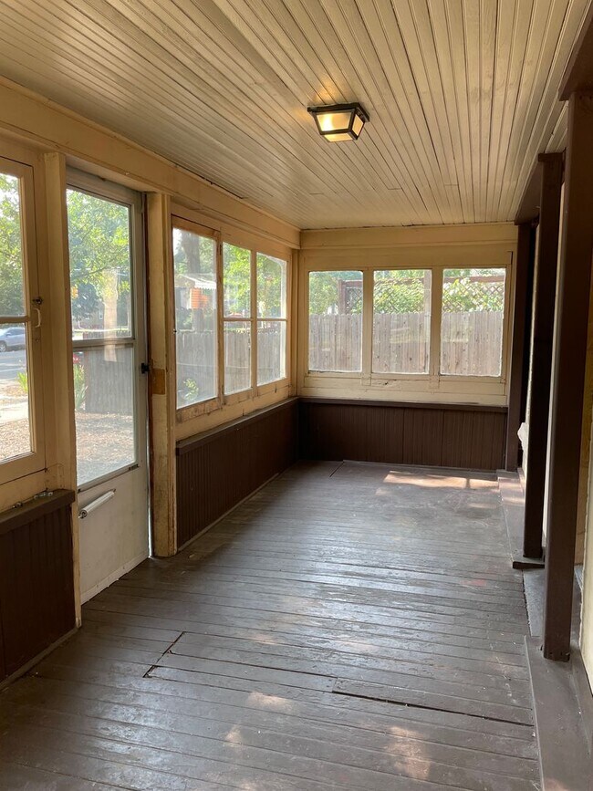 Foto del edificio - Cute 2 Bed 1 Bath Close to Old Town Fort C...