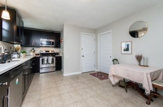 Building Photo - 24 Aberdeen Rd