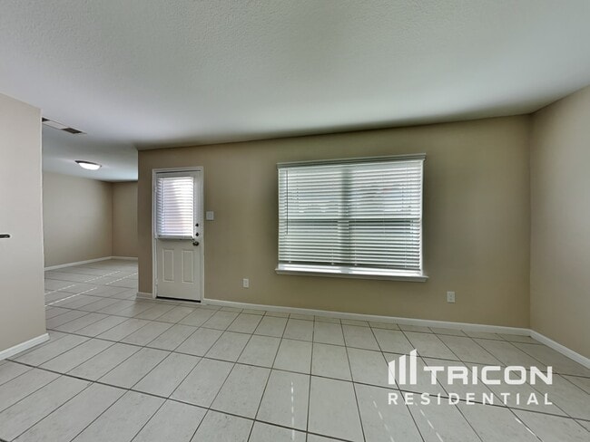 Building Photo - 900 American Monarch Dr