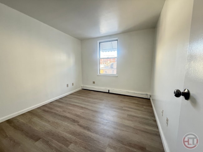 Building Photo - 1682 Topping Ave