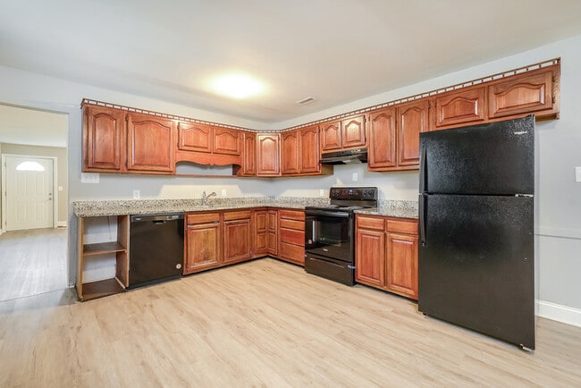 Building Photo - 5018 Shoreline Dr
