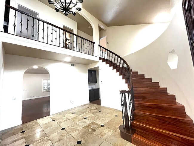 Building Photo - 25076 Pico Vista Way