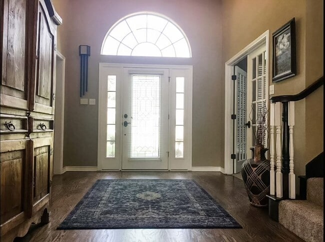 Foto del edificio - Mill Creek Executive Home Overlooking Golf Course at 17th Tee