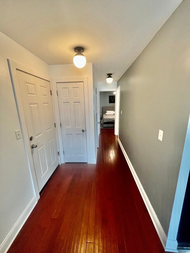 Foto del edificio - 729 E 16th St