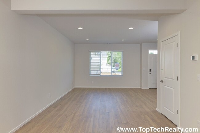 Foto del edificio - Spectacular Modern North Bethany Townhome ...
