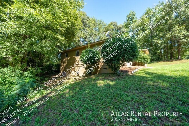 Building Photo - 128 18th Ct E