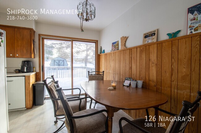 Foto del edificio - 126 W Niagara St