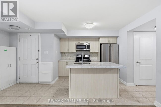 Building Photo - 2315 Sheppard Ave W