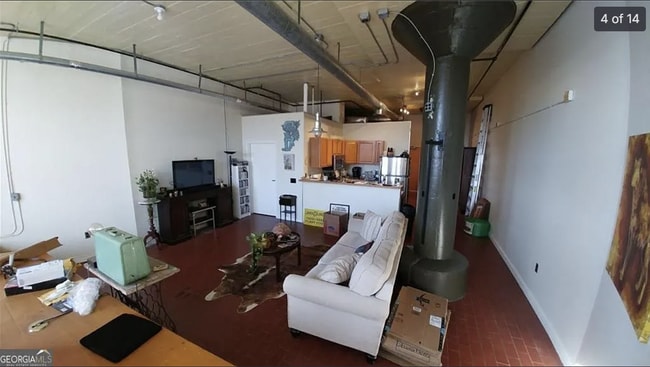 Living & Dining - 881 Memorial Dr SE
