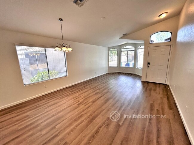 Building Photo - 12323 W Rancho Dr