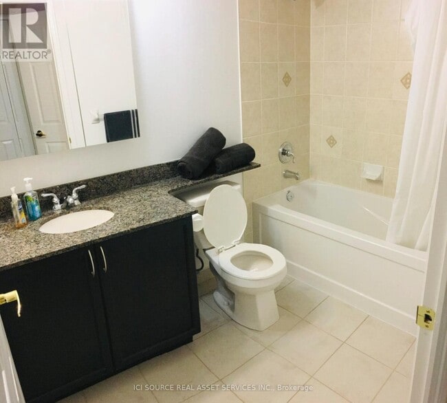 Building Photo - 4900 Glen Erin Dr