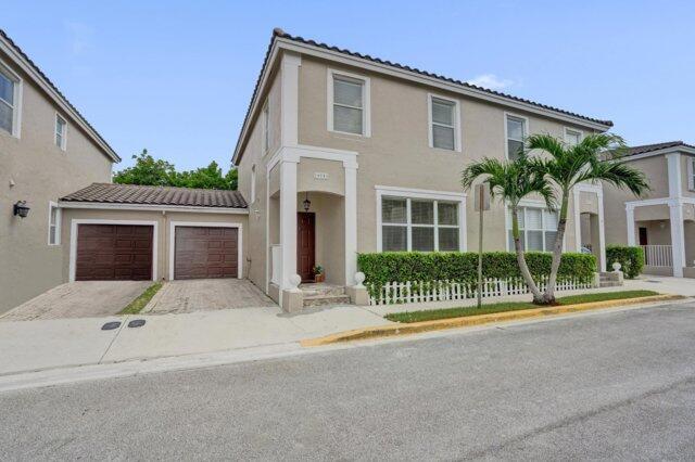 Foto del edificio - 10581 NW 57th Ct