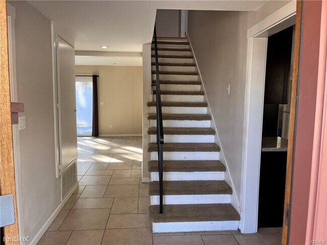 Foto del edificio - 4 br, 3 bath House - 11447 Brainard Ave