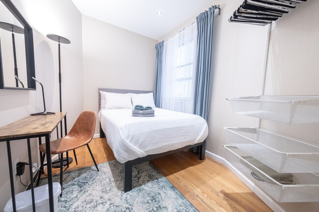 Building Photo - 5 W 101st St