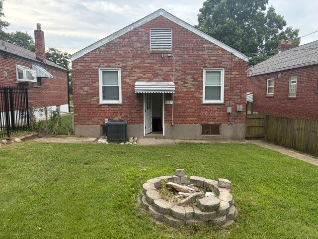 Building Photo - 6127 Alaska Ave