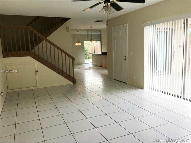 Building Photo - 2546 Camelot Ct