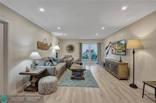 Foto del edificio - 2424 SE 17th St