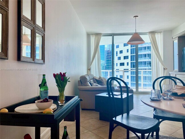 Foto del edificio - 218 SE 14th St