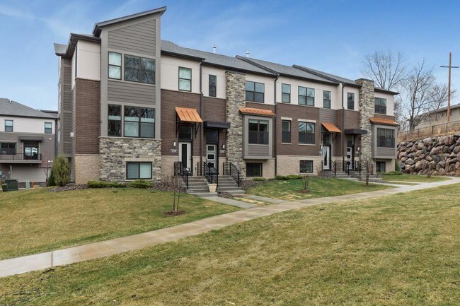 Building Photo - 2137 River Valley Lane