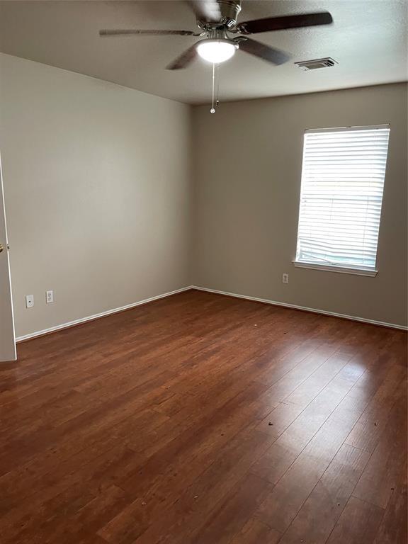 Foto del edificio - 9311 Parkmore Dr