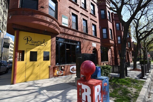 Building Photo - 732 W. Grace / 3803-3809 N. Broadway