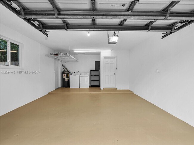 Building Photo - Southwest 42nd Terrace, Fort Lauderdale, FL 33314 - 3 BR 2 BA single-family home