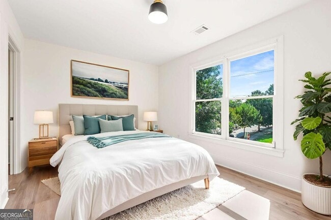 Building Photo - 94 Lucy St SE