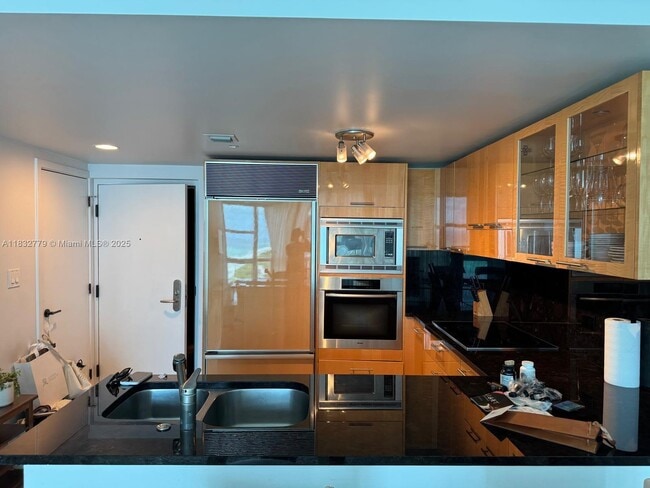 Building Photo - 6801 Collins Ave