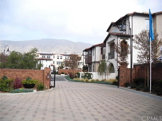 Building Photo - 621 W Foothill Blvd