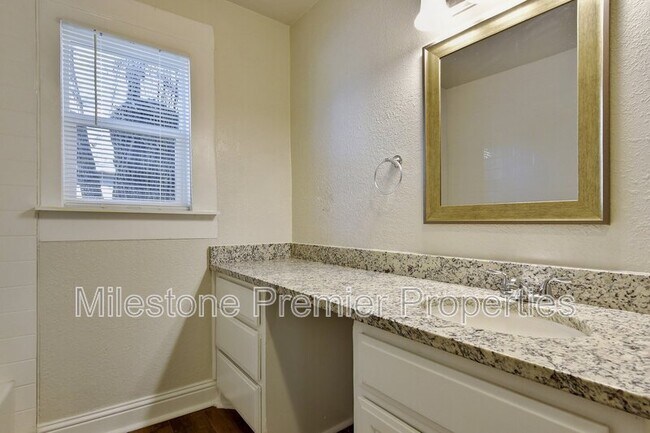 Building Photo - 1115 S Rusk Ave