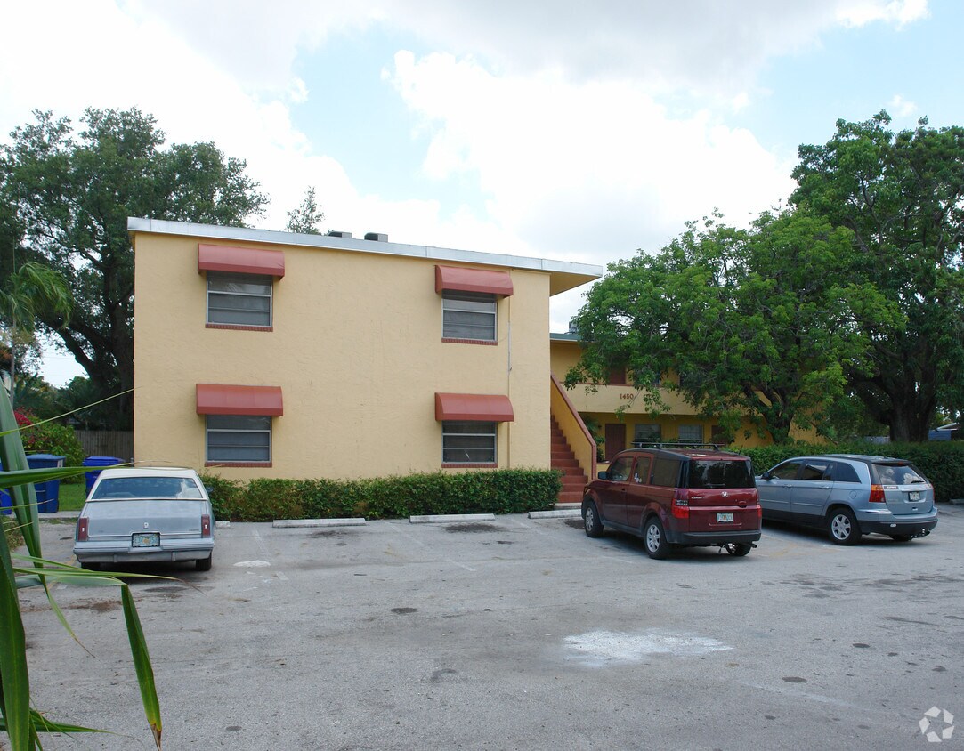 Foto del edificio - 1450 SW 8th Ct