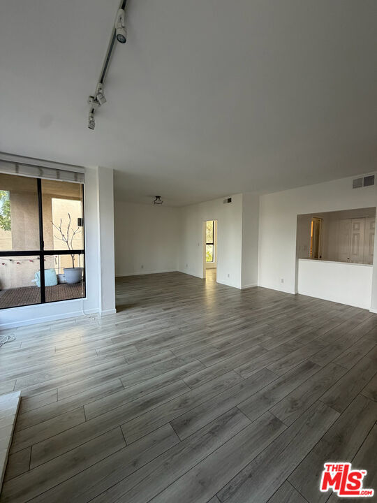 Foto del edificio - 1825 Midvale Ave