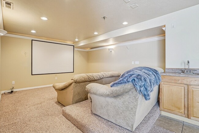 Foto del edificio - 340 W Wrathall Ln